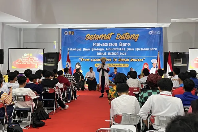 Cosplay Jadi Warna Baru Dinus Inside FIB 2025, Mahasiswa Baru Tampil Ekspresif