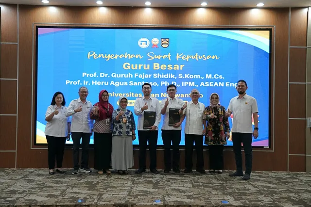 Udinus Terima SK Guru Besar dan Lektor Kepala Mendikti Saintek, Salah Satunya Profesor Termuda di Jateng
