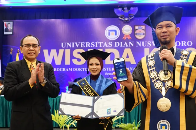 Wisuda ke-87 Udinus 841 Wisudawan Resmi Kantongi Ijazah Blockchain, Pertama di Indonesia!