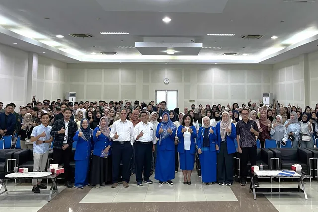 Bekali 291 Wisudawan Hadapi Dunia Kerja dan Wirausaha, FEB Udinus Hadirkan Alumni Praktisi
