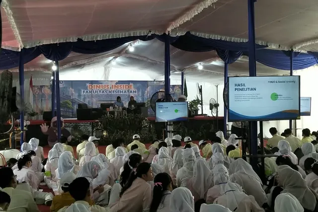 FKes Udinus dan CISDI Kenalkan Kamus Kompetensi Kesehatan Digital pada Maba di Dinus Inside 2026