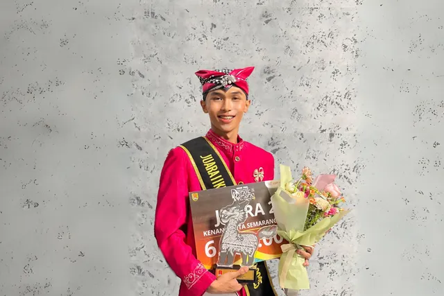 Lewat Kolaborasikan Bidang Kesehatan dan Pariwisata dalam Pelestarian Budaya, Ijlal Mahasiswa FK Udinus Juara 2 Kenang Kota Semarang 2025